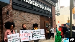Zanga-zanga a harabar Starucks dake Philadelphia