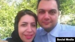 رضوان بیگی در کنار همسرش بهفر لاله زاری