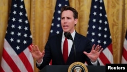 密苏里州共和党籍参议员乔什·霍利在华盛顿白宫东厅发表讲话。（2019年7月11日）