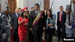 Esta es la segunda oportunidad en la que el presidente acude a la Asamblea Constituyente, dado que el pasado 10 de Agosto, el mandatario asistió para reconocer a esta instancia.