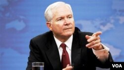 Menhan AS Robert Gates mengakui bahwa Amerika melakukan kontak-kontak dengan kelompok Taliban di Afghanistan.