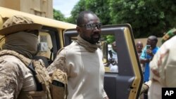 Le colonel Assimi Goita, président du Comité national pour le salut du peuple à Bamako, Mali. (Photo AP)