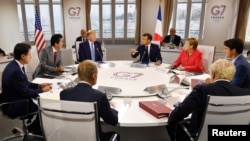 El presidente de Francia, Emmanuel Macron, rechazó además las críticas sobre una eventual intromisión en asuntos soberanos de otros países.