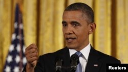 Presiden Amerika Barack Obama di Gedung Putih, Washington DC (14/11). Presiden Obama mengajak para pemimpin sejumlah perusahaan terkemuka di AS untuk memperoleh dukungan terkait pajak dan pengeluaran pemerintah.