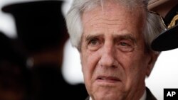 El presidente de Uruguay, Tabaré Vázquez, en dos semanas cesó a siete de los 16 generales del Ejército.