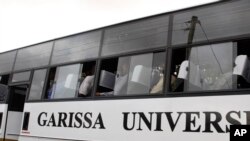 Un bus de l’université de Garissa, Kenya, 3 avril 2015