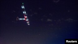 L'avion solaire Solar Impulse 2, piloté par l'aviateur suisse Bertrand Piccard a été photographié à l'aéroport de New York le 20 juin 2016.