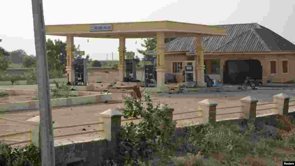 Sojojin Kasar Chadi sun fatattaki ‘yan Boko Haram daga garin Dikwa dake gabashin Najeria a ranar 2 ga Maris din 2015