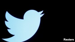 "Twitter finalmente nos ha devuelto nuestras cuentas", tuiteó el viernes Mariela Castro, hija de Raúl Castro y directora del Centro Nacional de Educación Sexual de Cuba.