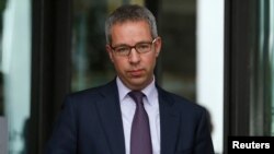 Mengelas Pangalos, vicepresidente ejecutivo de AstraZeneca compareció en línea en una audiencia del Congreso de EE.UU. el 21 de julio de 2020.