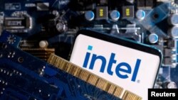 英特爾(Intel)競爭對手台積電(TSMC)和博通(Broadcom)都在各自考慮可能的交易。