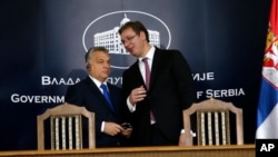 Premijeri Srbije i Madjarske Aleksandar Vučić i Viktor Orban pre konferencije za medije u Nišu, 21. oktobra 2016.