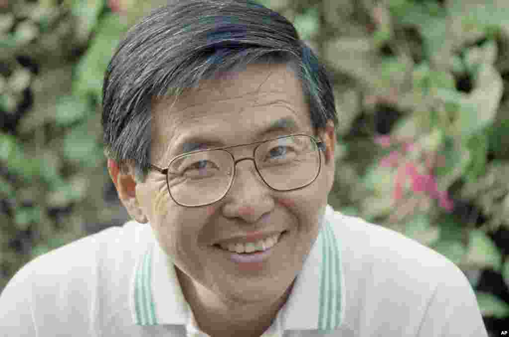 Alberto Fujimori es visto en esta fotografía tomada el 8 de abril de 1990. Fujimori gobernó al país andino entre 1990 y el 2000. 