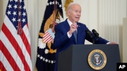 El presidente Joe Biden habla durante un evento en la Casa Blanca, Washington, el lunes 26 de junio de 2023. 