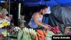 Los países con mayor confianza tienden a gozar de mayores niveles de productividad, mientras que aquellos donde los índices de confianza son bajos, poseen una economía informal más grande. [Foto de archivo]