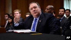 Državni sekretar SAD, Majk Pompeo, svedoči pred senatski Komitetom za inostrane poslove na Kapitol hilu, tokom saslušanja o diplomatiji i nacionalnoj bezbednosti, 25. jula 2018.