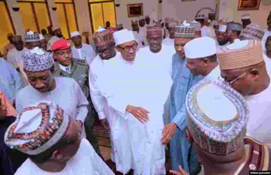 Shugaba Muhammad Buhari a fadarsa dake Abuja. Ranar Juma'a 5, ga watan Mayu shekara 2017 