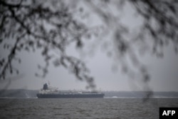 Naftni tanker "Eagle S" usidren blizu grada Porvo u Finskoj, 7. januara 2025.