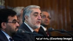 عبدالله عبدالله می‌گوید که ایجاد هرگونه تشویش در مسایل حساس، به همکاری دو کشور کمک نمی‌کند